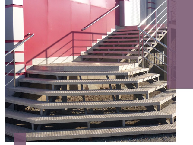 Лестницы для магазина в Железнодорожном — изготовление и монтаж