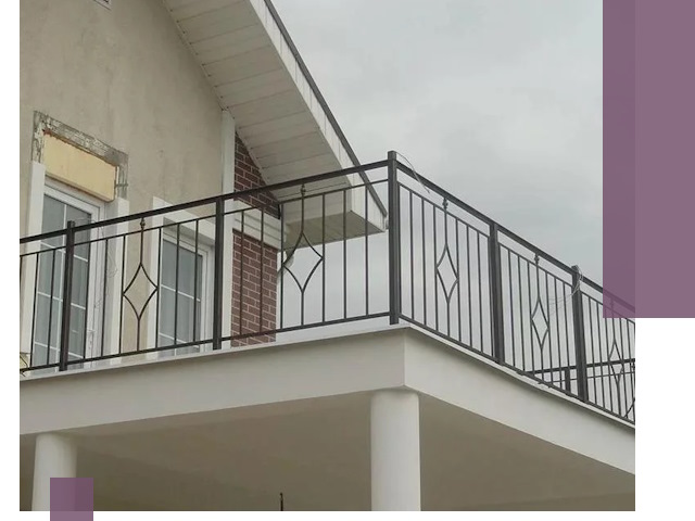 Изготовление балконных ограждений в Железнодорожном из металла и стекла