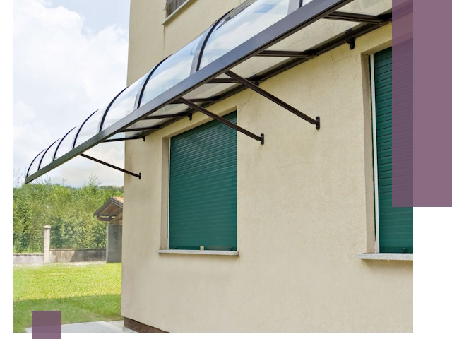 Козырьки над окнами в Железнодорожном — изготовление и монтаж по выгоде